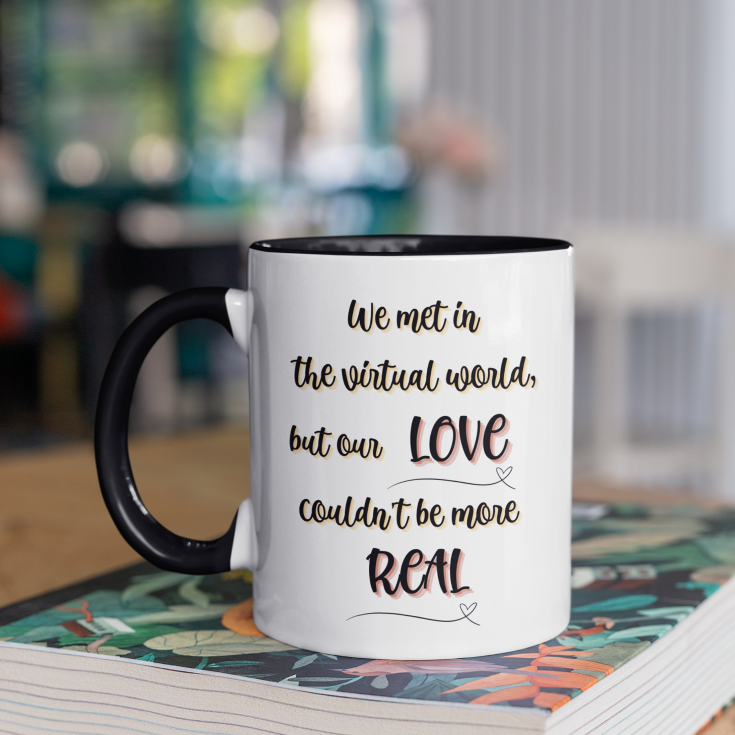 Conectados por el amor: Taza de aniversario para parejas que se conocieron en línea.