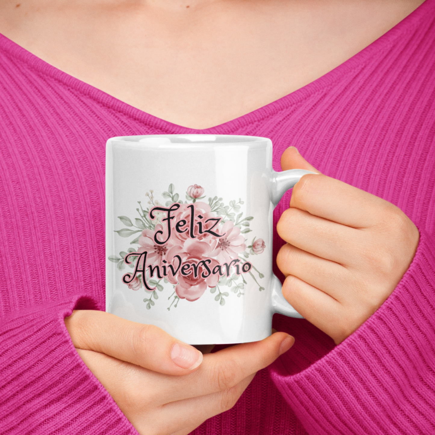 Taza de aniversario con mensaje de amor en español: Celebrando el romance.